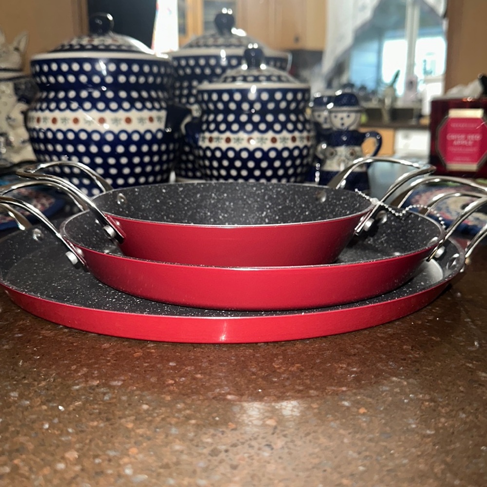 Curtis Stone stackable cookware